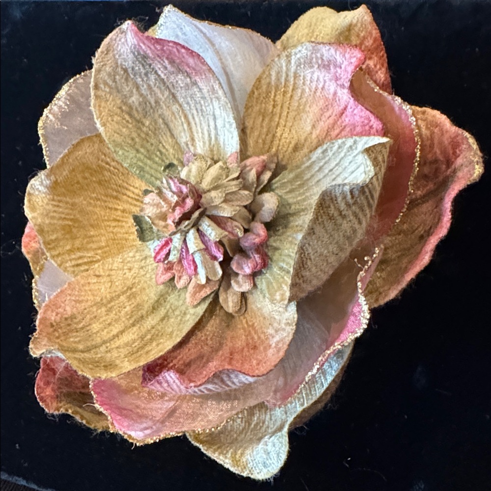 Beautiful Vintage Multicolor Floral Brooch - Picture 2 of 10